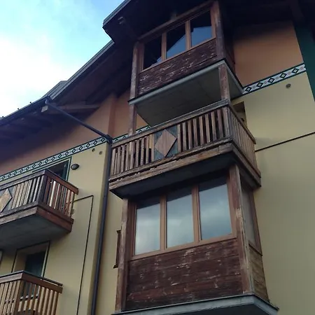 Adamello Ski Appartament * Vione